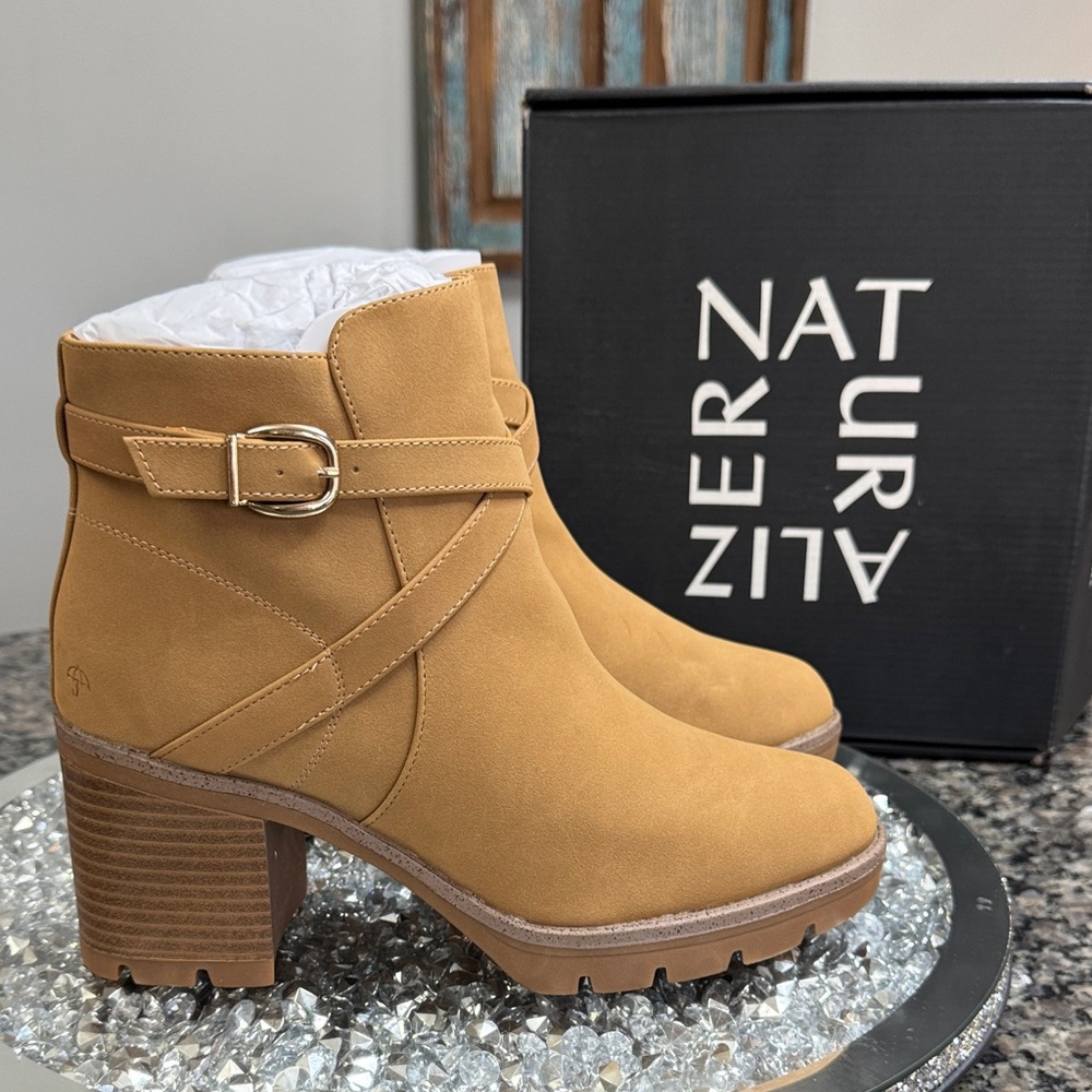 Naturalizer Women's Camel Ankle Booties NEW 8.5W - Picture 7 of 14
